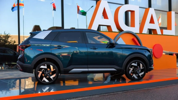 Пять тысяч сварных точек на один кузов: как собирают LADA Azimut Пять тысяч сварных точек на один кузов: как собирают LADA Azimut
